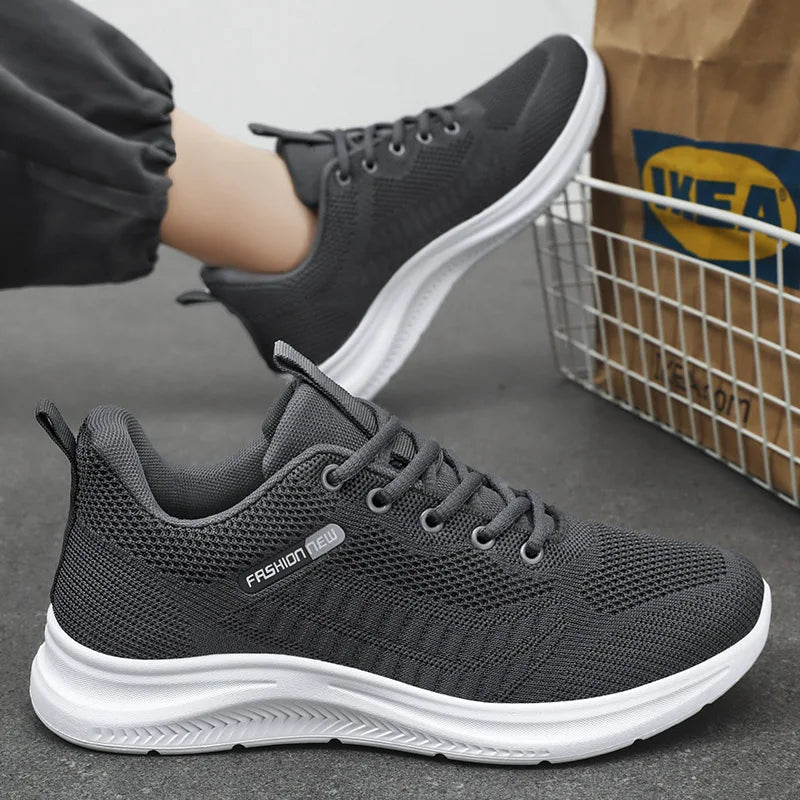 Nuove scarpe sportive da uomo per camminare