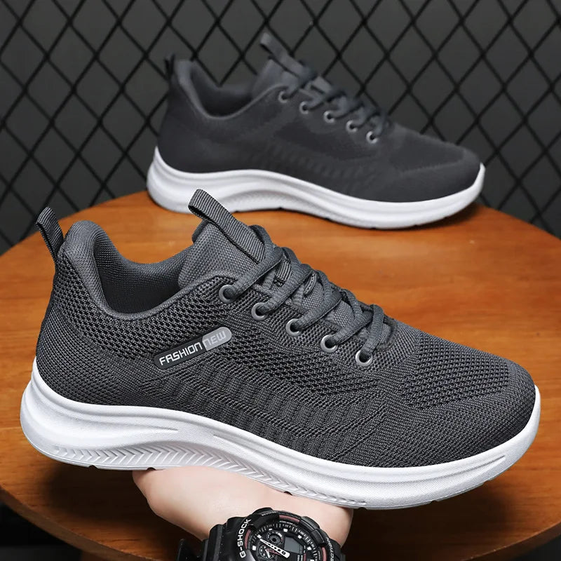Nuove scarpe sportive da uomo per camminare