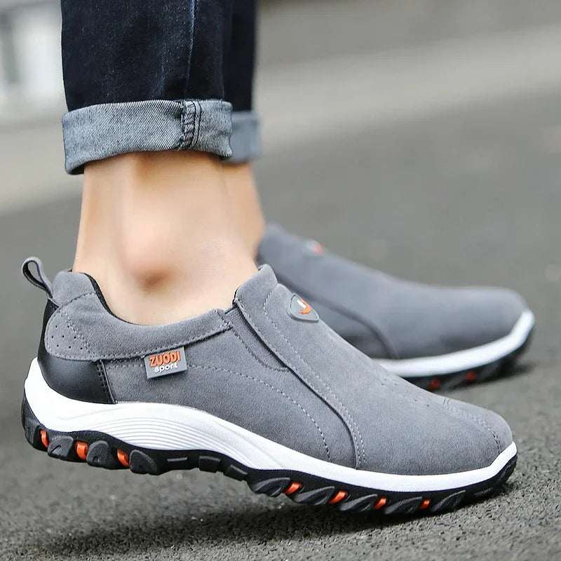 Nuove scarpe sportive e da passeggio per uomo